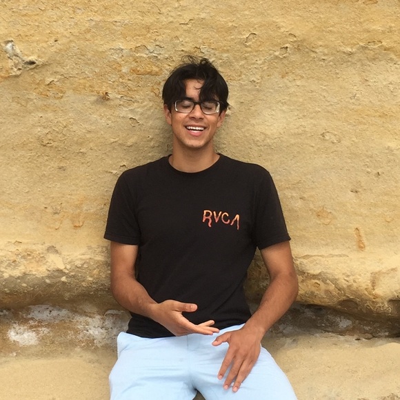 Meet your Posher, Gio - Picture 1 of 1